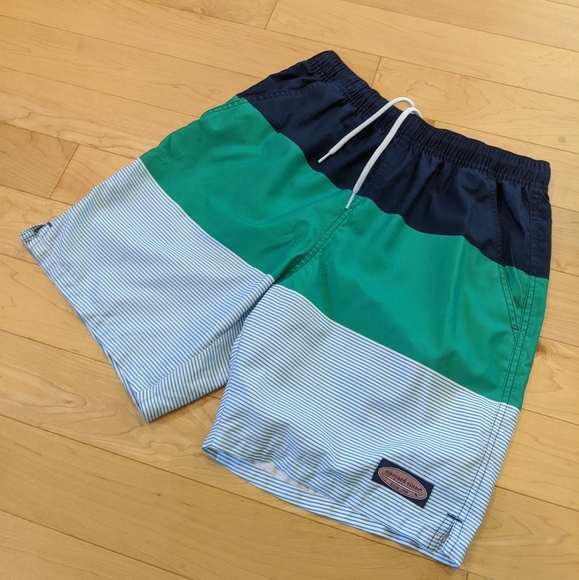 Vineyard Vines - Chappy 7" Trunk - Picture 2 of 6